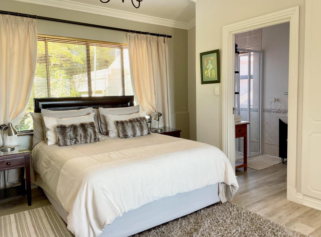 Dream Views Hotel Somerset West Exterior photo